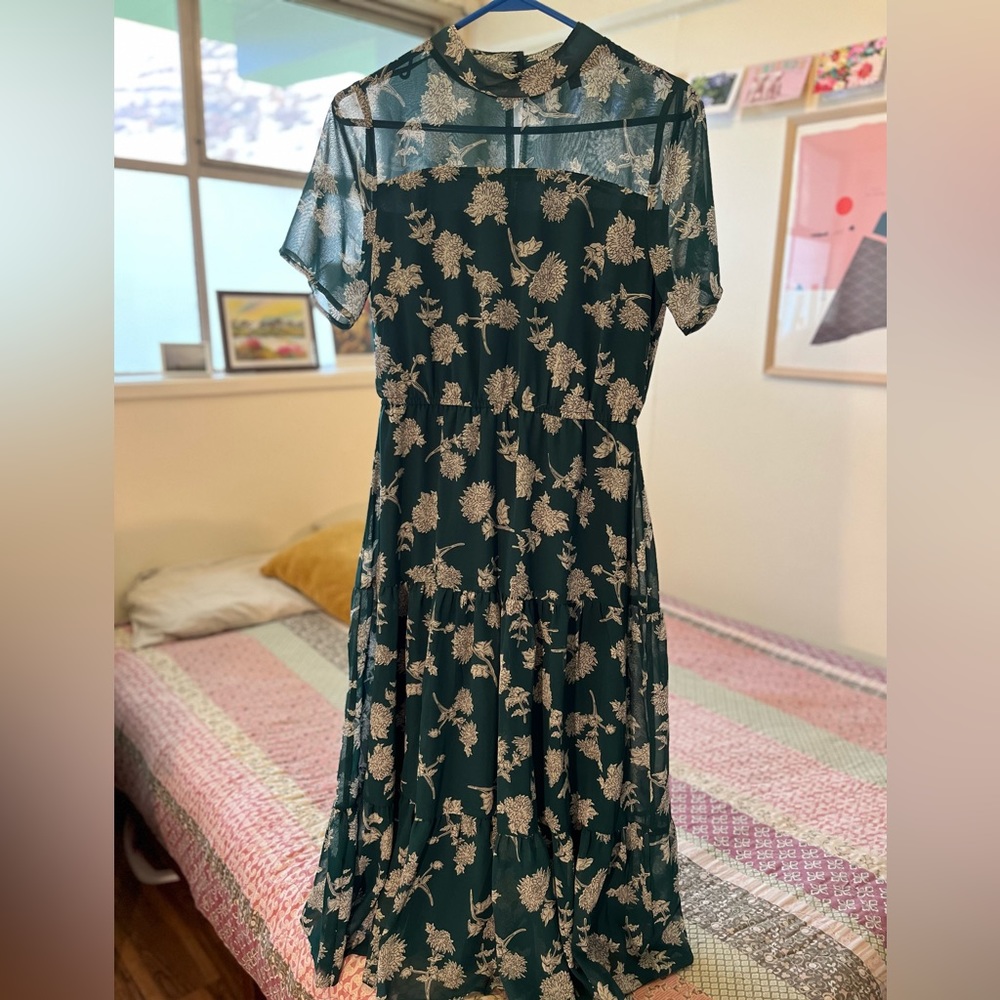 Lulus W’s small “Floral Dressed Up Dark Green Floral Print Midi Dress” 💚